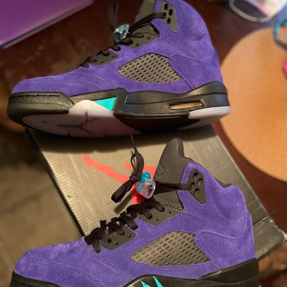 Jordan 5 alternate grapes men’s 8.5 main image 6